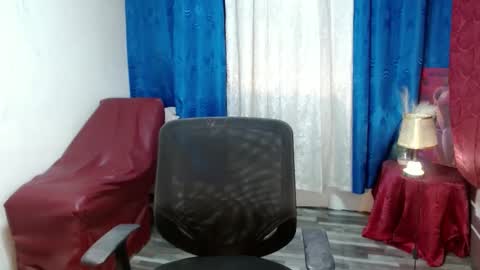 pretty_lady_kitty online show from 12-12-24, 12:38