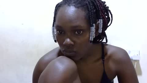 pretty_leila1 online show from 05-13-26, 04:10