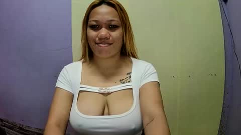 pretty_lyn08 online show from 02-11-26, 04:56