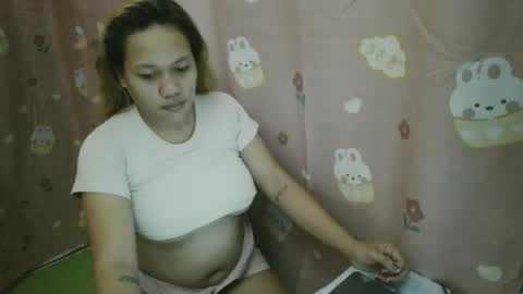 Snapshot of pretty_lyn08 chatting on 04-24-26, 11:07 pretty_lyn08 online show from 04-24-26, 11:07