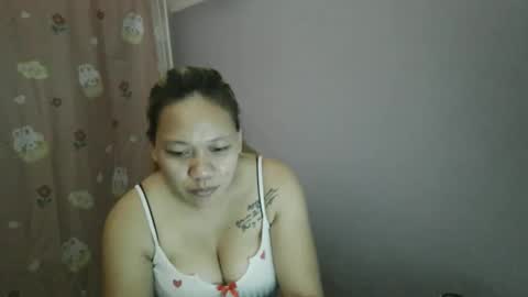 Snapshot of pretty_lyn08 chatting on 05-03-26, 05:52 pretty_lyn08 online show from 05-03-26, 05:52