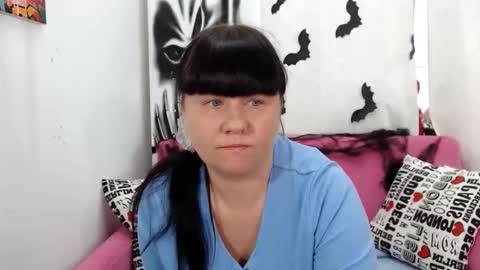 pretty_malika online show from 10-28-25, 03:54