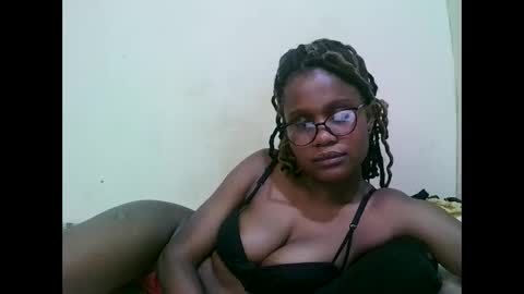 pretty_mellan online show from 02-07-25, 08:53