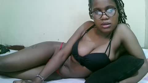 pretty_mellan online show from 02-15-25, 11:06