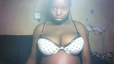 pretty_milan online show from 03-18-26, 07:55