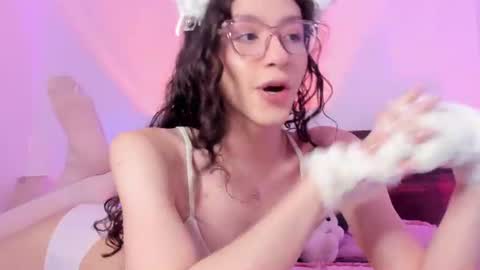 pretty_moonn2 online show from 07-15-26, 08:58