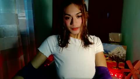 Snapshot of pretty_morina143 chatting on 02-20-26, 04:42 christina online show from 02-20-26, 04:42