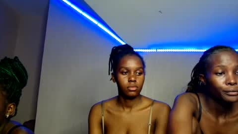 Snapshot of pretty_nyra chatting on 06-18-26, 09:19 Nyra online show from 06-18-26, 09:19