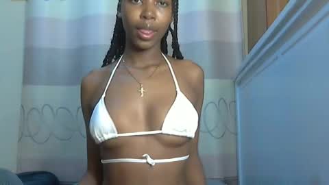 Snapshot of pretty_petite24 chatting on 12-11-24, 06:31 pretty_petite24 online show from 12-11-24, 06:31