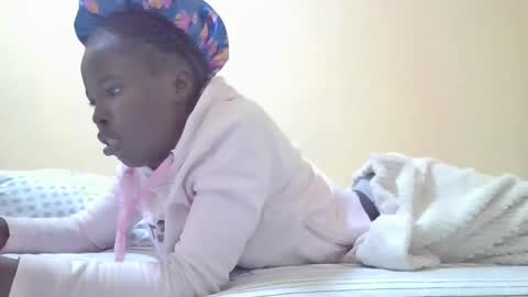 pretty_petite_ebony online show from 12-25-24, 08:39