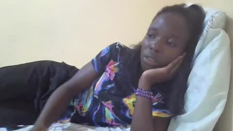 pretty_petite_ebony online show from 01-13-25, 10:35