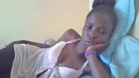 pretty_petite_ebony online show from 02-16-25, 11:27