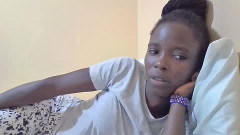 pretty_petite_ebony online show from 02-25-25, 10:39