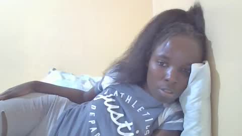 pretty_petite_ebony online show from 03-10-25, 04:46