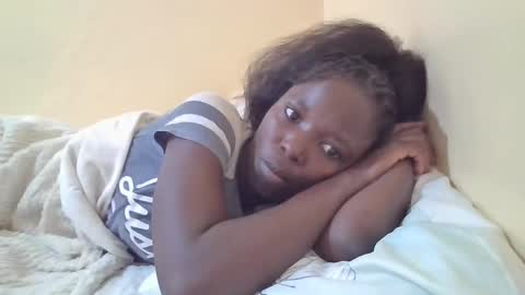 pretty_petite_ebony online show from 03-11-25, 08:30