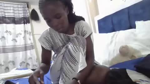 pretty_petite_ebony online show from 10-05-25, 02:15