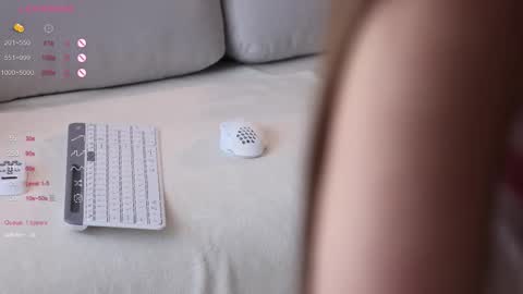 Snapshot of pretty_princess_elina chatting on 09-30-25, 07:35 Elina online show from 09-30-25, 07:35