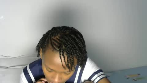 Snapshot of pretty_queennie chatting on 02-07-26, 12:09 Pretty doll online show from 02-07-26, 12:09