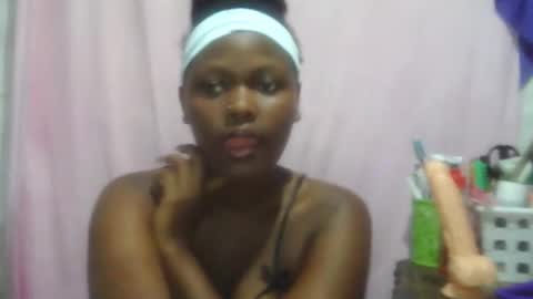 Snapshot of pretty_shanz chatting on 11-18-25, 02:43 pretty_shanz online show from 11-18-25, 02:43