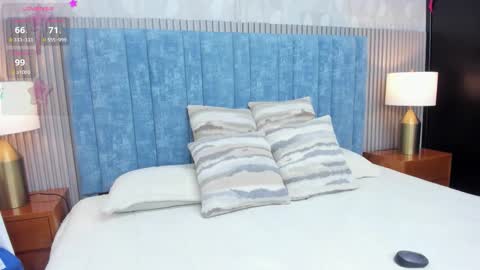 Daisy Flower online show from 11-30-25, 01:31