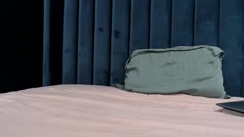 Justin online show from 11-10-25, 05:06