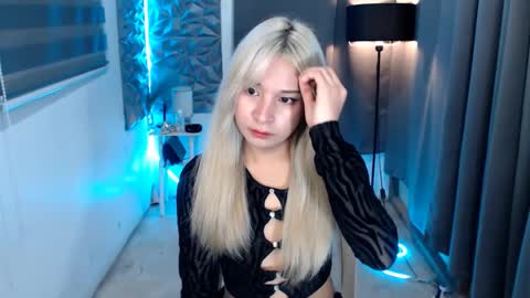 prettyallison_29 online show from 02-10-25, 01:35