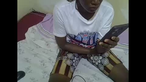 Snapshot of prettyalma chatting on 01-02-25, 01:40 prettyalma online show from 01-02-25, 01:40