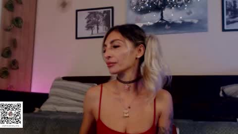 Snapshot of prettyalmaa chatting on 11-18-25, 09:08 Alma online show from 11-18-25, 09:08