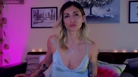 Snapshot of prettyalmaa chatting on 02-01-26, 09:35 Alma online show from 02-01-26, 09:35