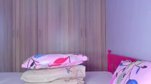 Snapshot of prettybigclit_ebony chatting on 10-26-25, 06:30 prettybigclit_ebony online show from 10-26-25, 06:30