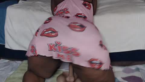 Snapshot of prettyblack25 chatting on 07-14-26, 05:01 Cindy online show from 07-14-26, 05:01