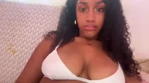 Snapshot of prettyblackgal chatting on 08-04-26, 11:29 prettyblackgal online show from 08-04-26, 11:29