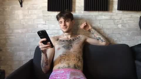 pretty boy online show from 12-20-24, 08:23