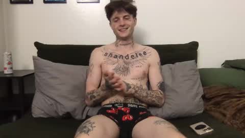 pretty boy online show from 10-16-25, 04:35