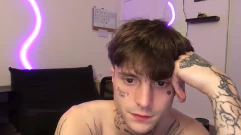 pretty boy online show from 11-22-25, 06:34