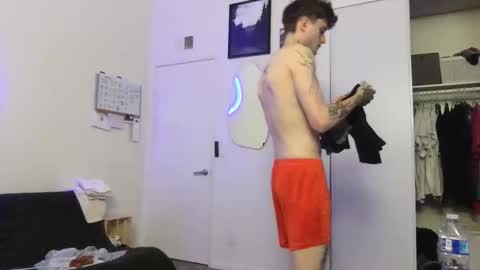 pretty boy online show from 11-29-25, 03:53