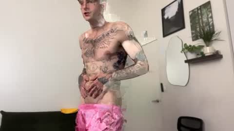 Snapshot of prettyboyszn chatting on 07-19-26, 05:11 pretty boy online show from 07-19-26, 05:11