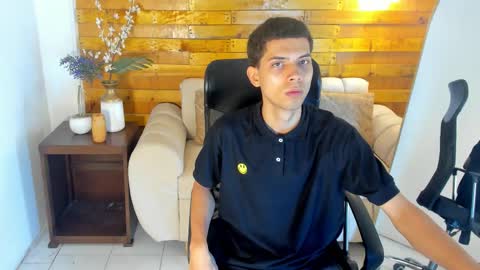 Snapshot of prettyboyy_13 chatting on 11-30-25, 06:45 Camilo online show from 11-30-25, 06:45