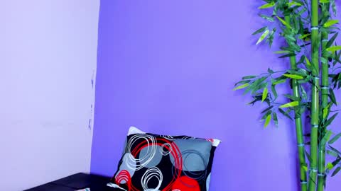 Snapshot of prettybunnies08 chatting on 01-28-25, 01:39 Enzo Denis online show from 01-28-25, 01:39