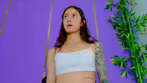 Snapshot of prettybunnies08 chatting on 09-19-25, 08:42 Enzo Denis online show from 09-19-25, 08:42