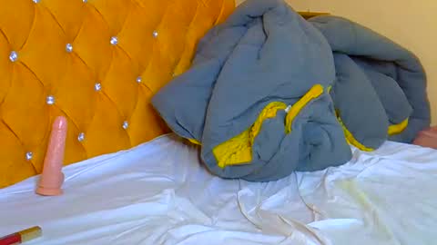 prettycandy0 online show from 11-19-25, 06:35