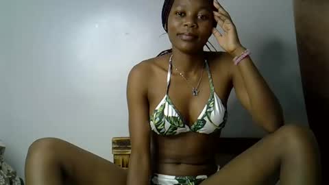 Snapshot of prettycoco_ chatting on 05-20-26, 02:51 coco online show from 05-20-26, 02:51