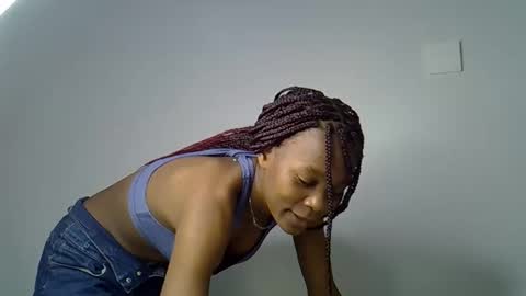 Snapshot of prettycoco_ chatting on 05-20-26, 02:56 coco online show from 05-20-26, 02:56