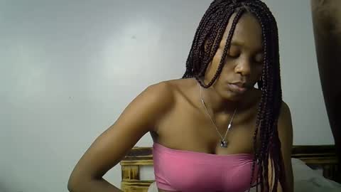 Snapshot of prettycoco_ chatting on 05-27-26, 02:41 coco online show from 05-27-26, 02:41