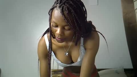 Snapshot of prettycoco_ chatting on 05-27-26, 02:47 coco online show from 05-27-26, 02:47