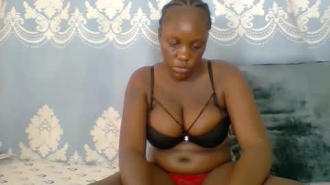 Snapshot of prettydarkskin002 chatting on 02-06-26, 11:24 SHANIA online show from 02-06-26, 11:24