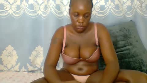 Snapshot of prettydarkskin002 chatting on 02-08-26, 10:18 SHANIA online show from 02-08-26, 10:18