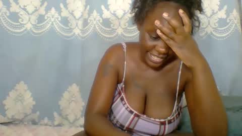 Snapshot of prettydarkskin002 chatting on 02-09-26, 11:03 SHANIA online show from 02-09-26, 11:03