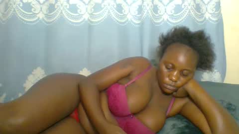 Snapshot of prettydarkskin002 chatting on 02-20-26, 01:35 SHANIA online show from 02-20-26, 01:35