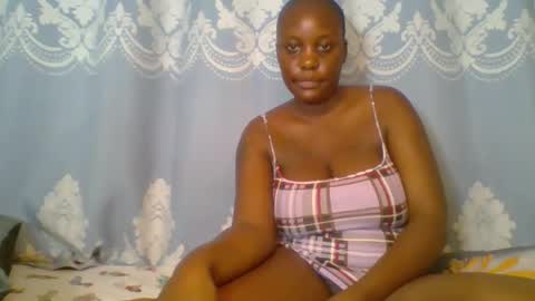 Snapshot of prettydarkskin002 chatting on 04-25-26, 02:47 SHANIA online show from 04-25-26, 02:47